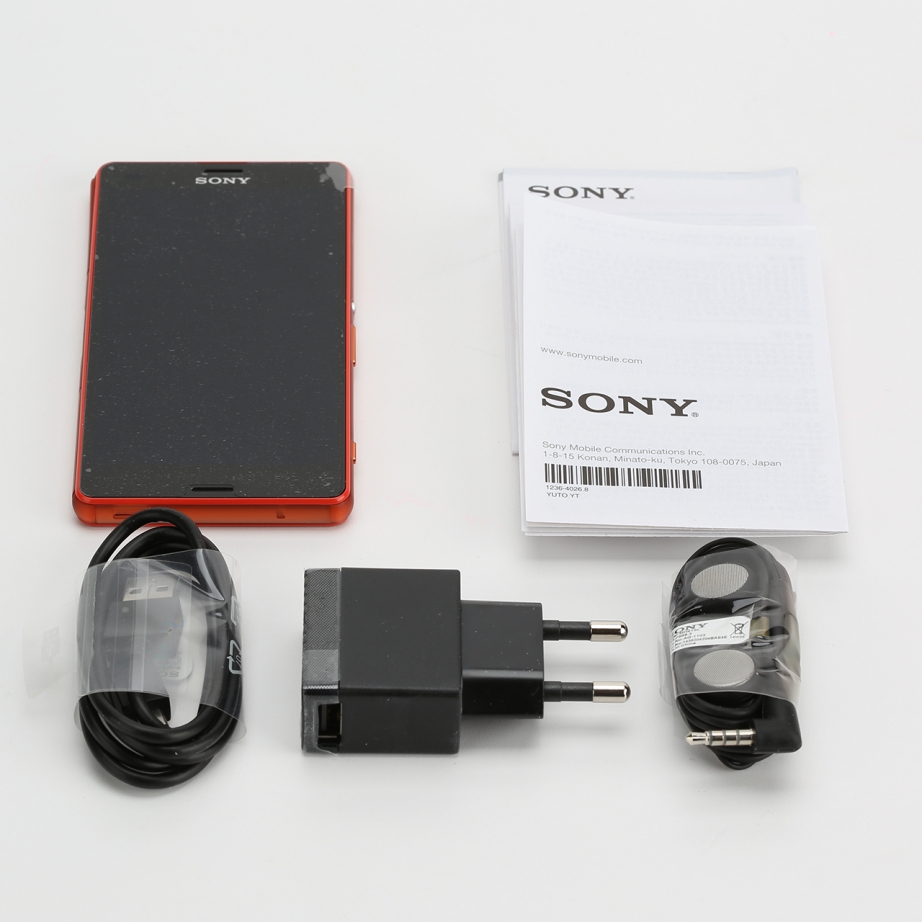 sony-xperia-z3-compact-unboxing-pic2.jpg