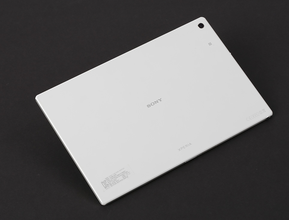 sony-xperia-z2-tablet-unboxing-pic4.jpg