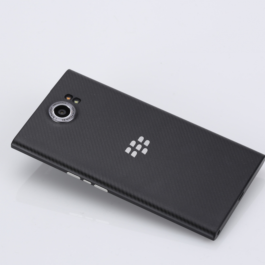 blackberry-priv-unboxing-pic7.jpg