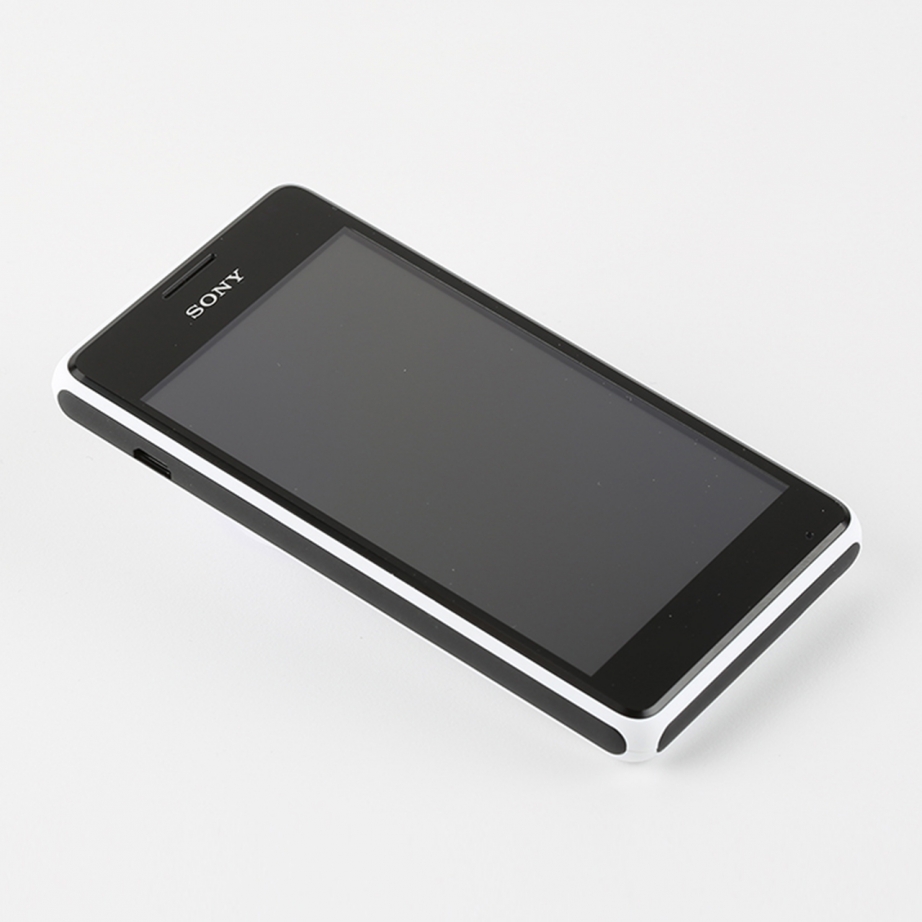 sony-xperia-e1-unboxing-pic4.jpg