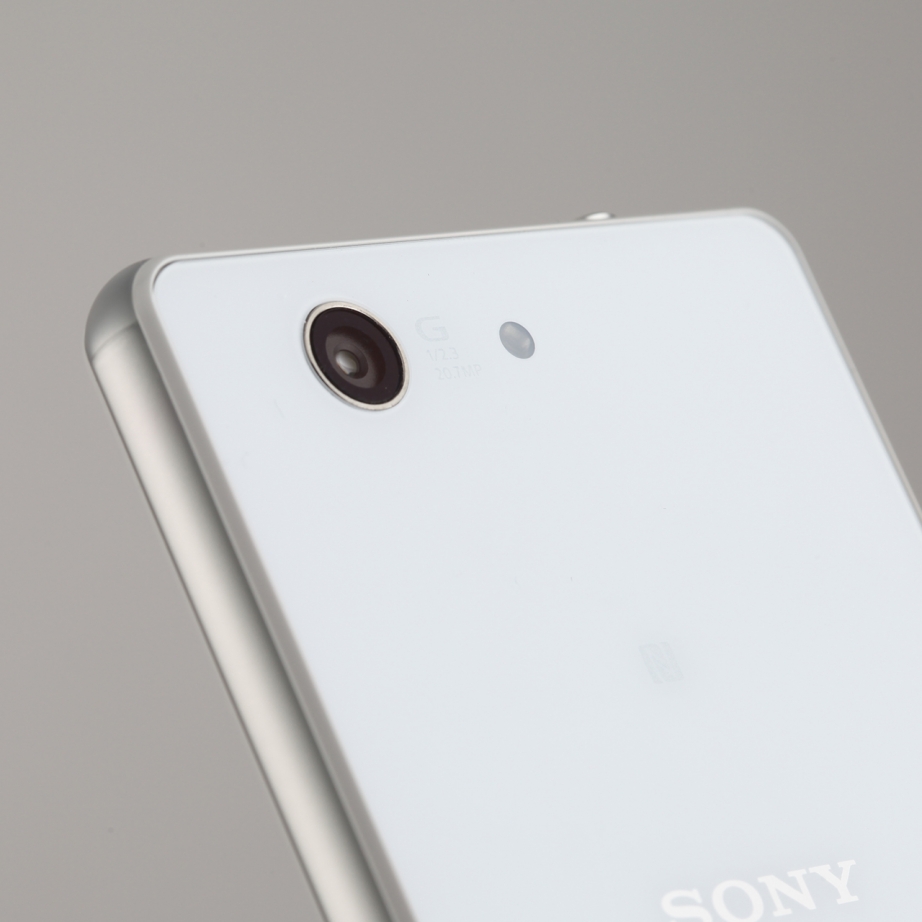 sony-xperia-z3-compact-hands-on-pic4.jpg