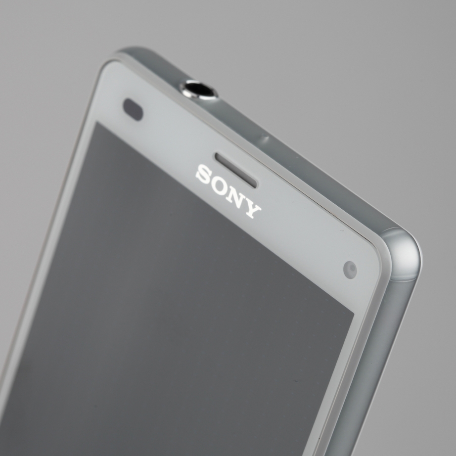 sony-xperia-z3-compact-hands-on-pic3.jpg