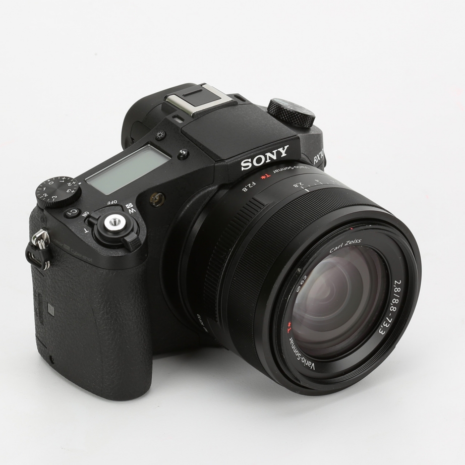 sony-rx10-2-unboxing-pic1.jpg