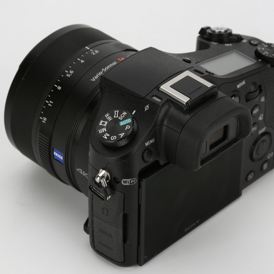 sony-rx10-2-unboxing-pic9.jpg