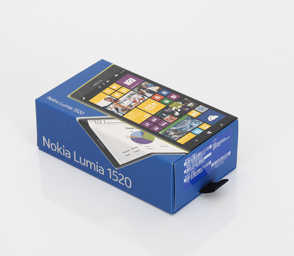nokia-lumia-1520-unboxing-pic1.jpg