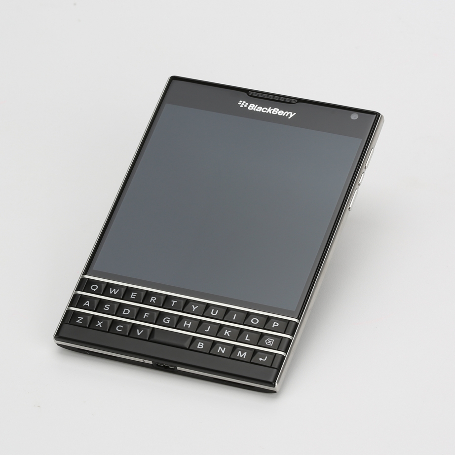 blackberry-passport-unboxing-pic3.jpg