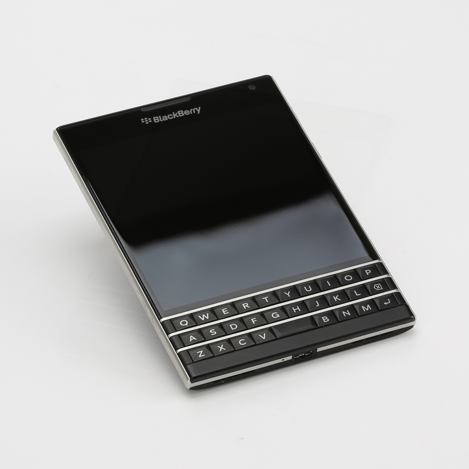 blackberry-passport-unboxing-pic4.jpg