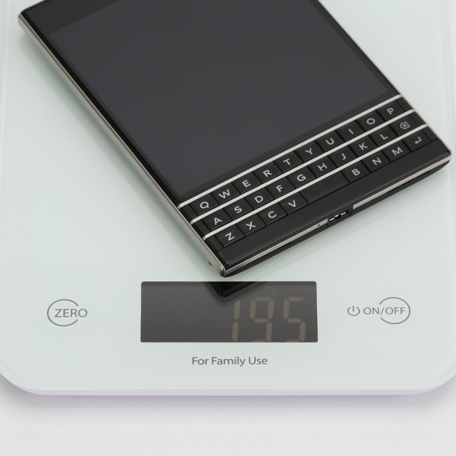 blackberry-passport-unboxing-pic9.jpg