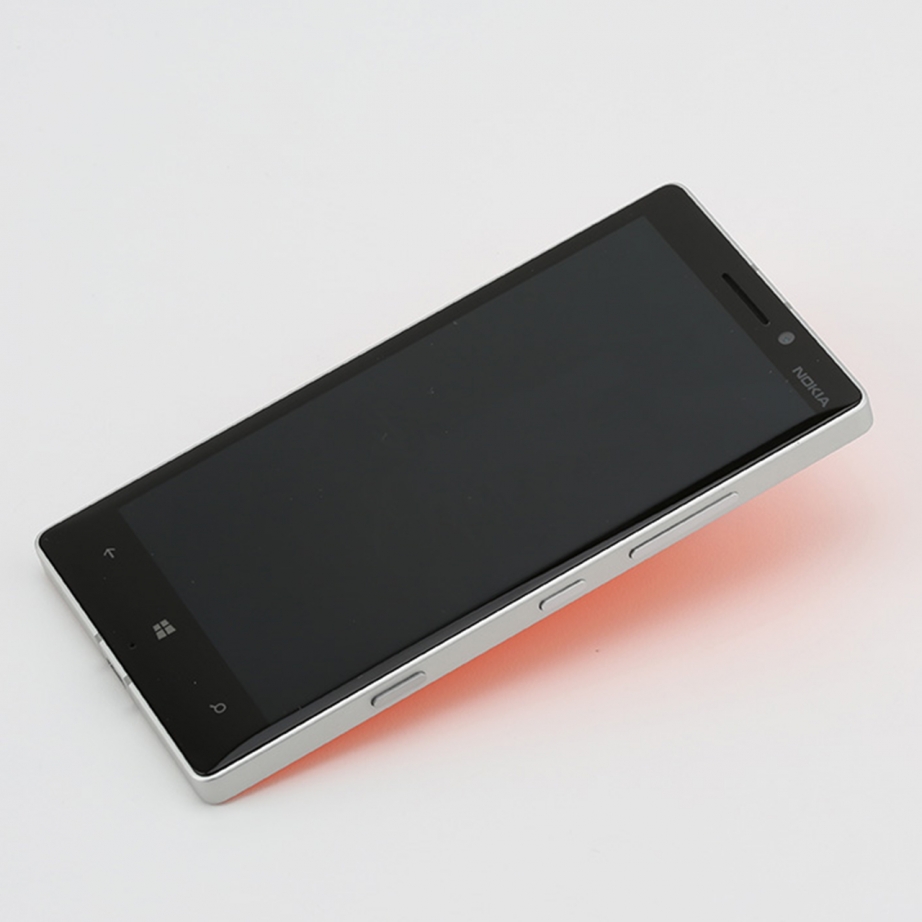 nokia-lumia-930-unboxing-pic4.jpg