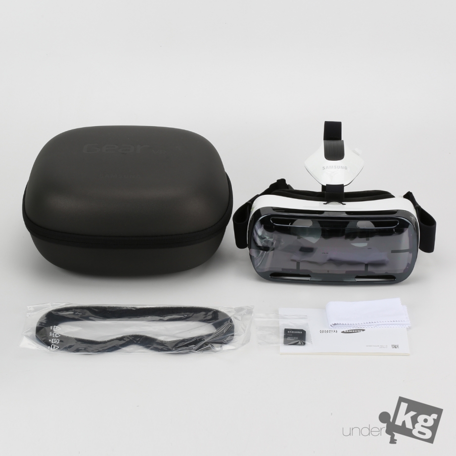 samsung-gear-vr-unboxing-pic2.jpg