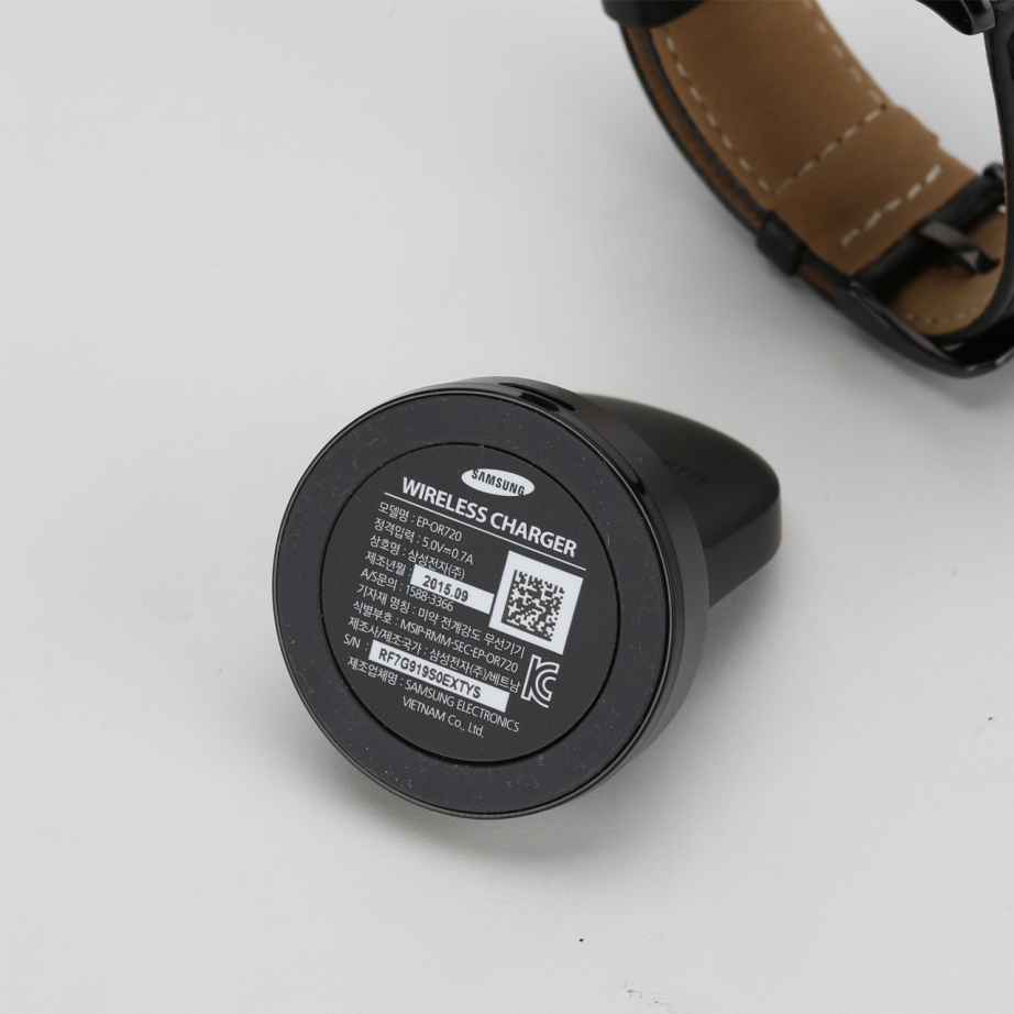 samsung-gear-s2-classic-unboxing-pic6.jpg