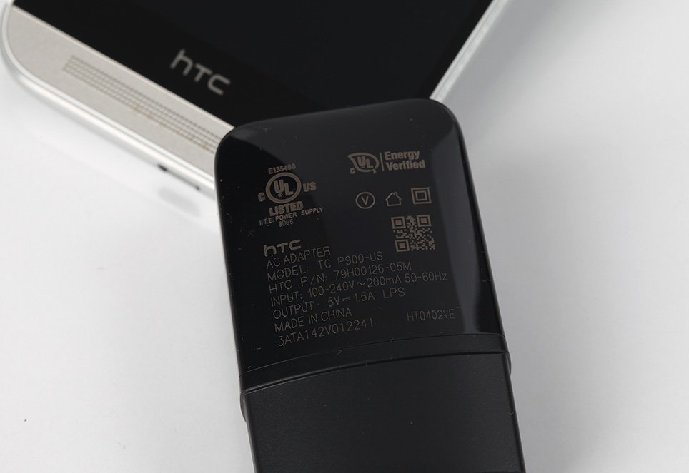 htc-one-m8-unboxing-pic7.jpg