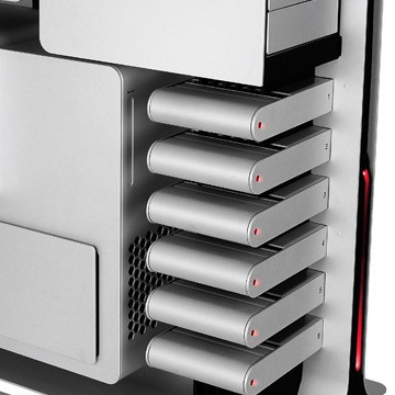 thermaltake_level_10_limited_edition_silver.jpg