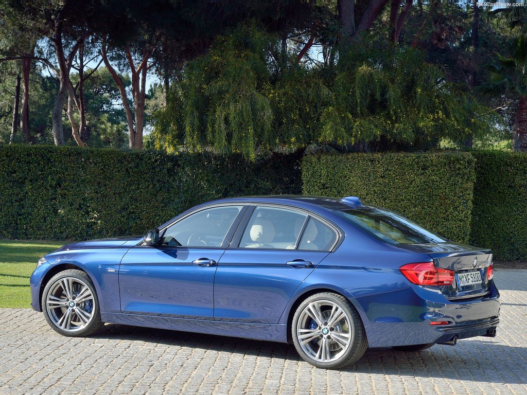 BMW-3-Series_2016_1024x768_wallpaper_19[1].jpg