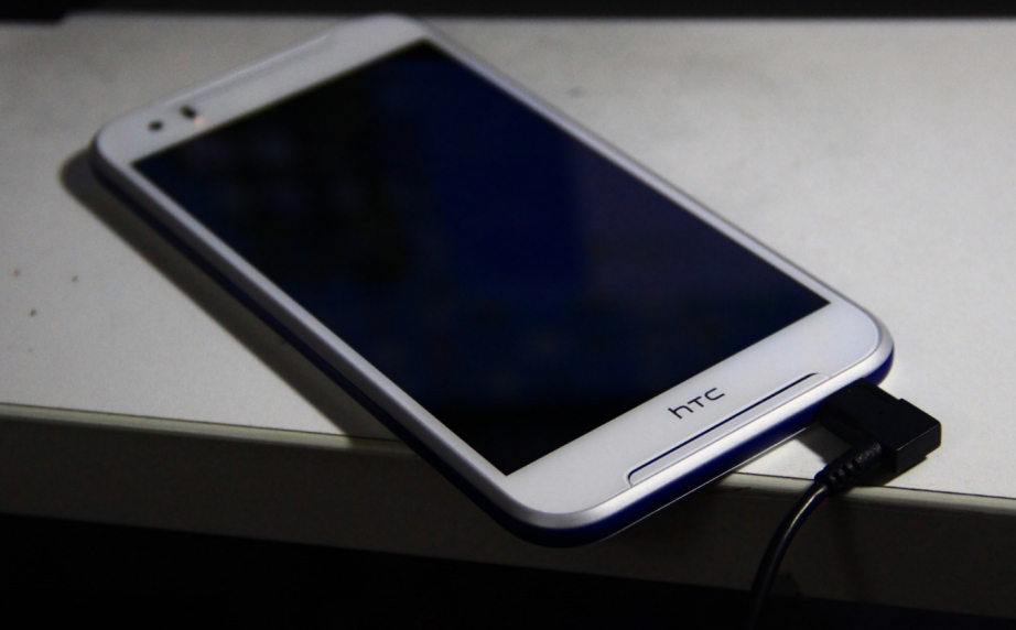 Leaked-images-of-the-HTC-Desire-830 (3).jpg