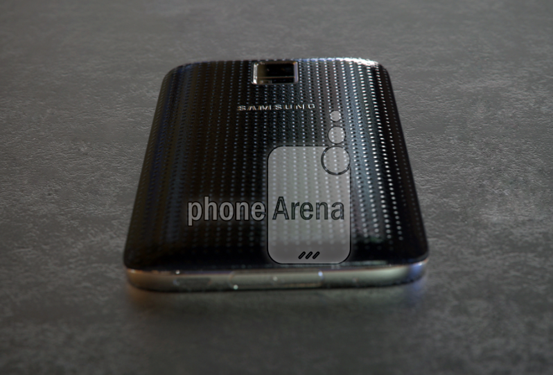 Leaked-pictures-of-the-Samsung-Galaxy-S5-Prime (2).jpg