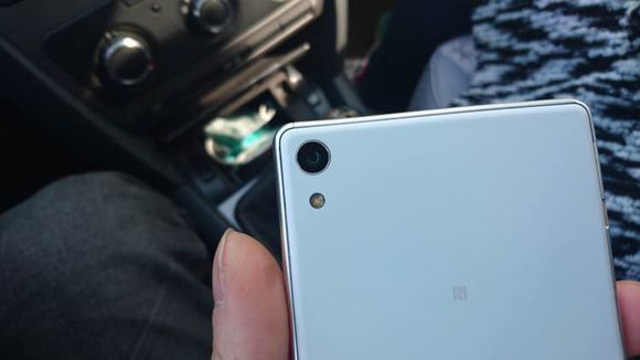 Sony-Xperia-C6-3.jpg