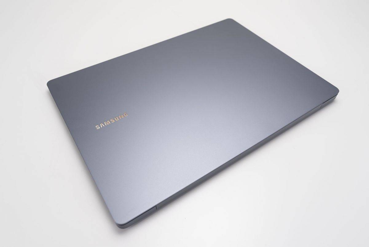 samsung-galaxy-book4-pro-14-unboxing-pic5.jpg