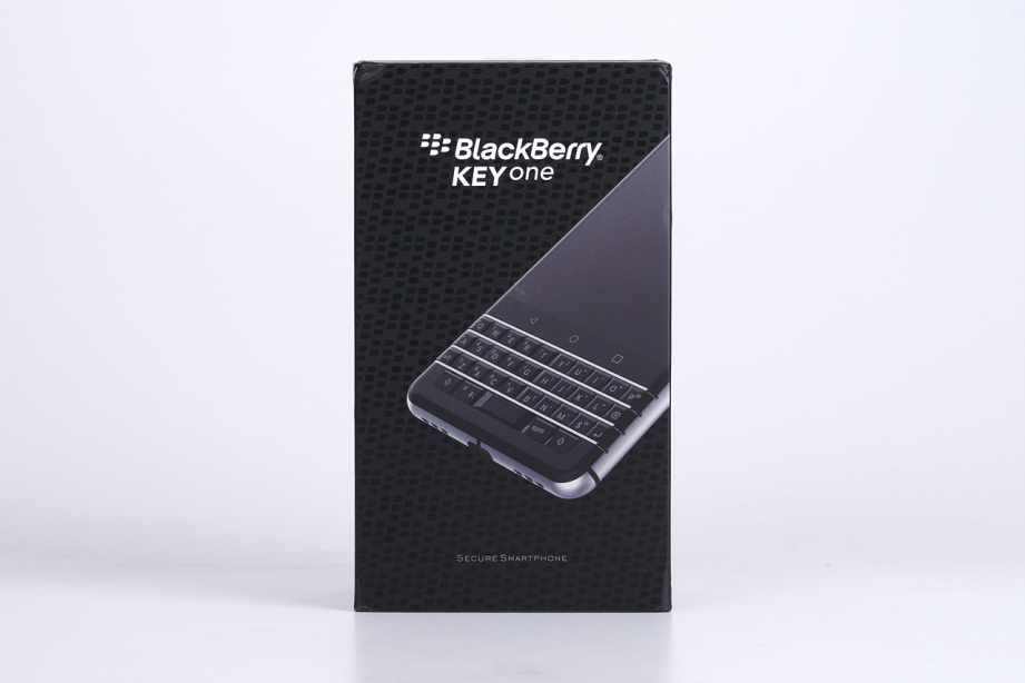 blackberry-keyone-unboxing-pic1.jpg