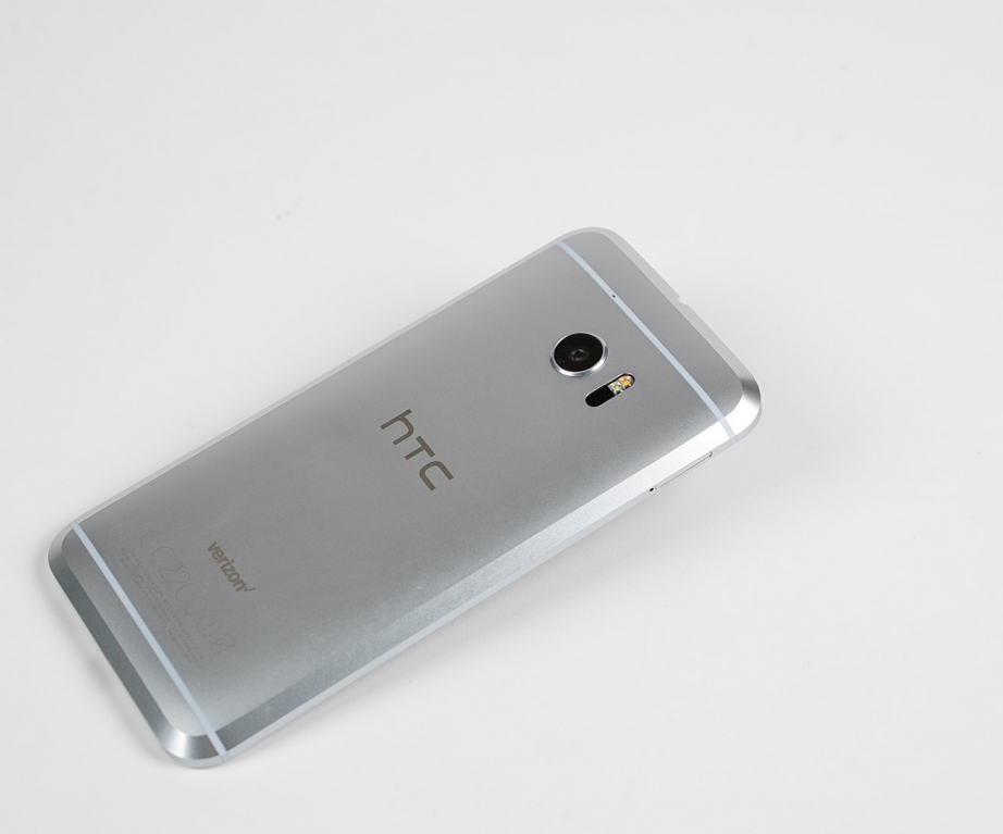 htc-10-unboxing-pic5.jpg