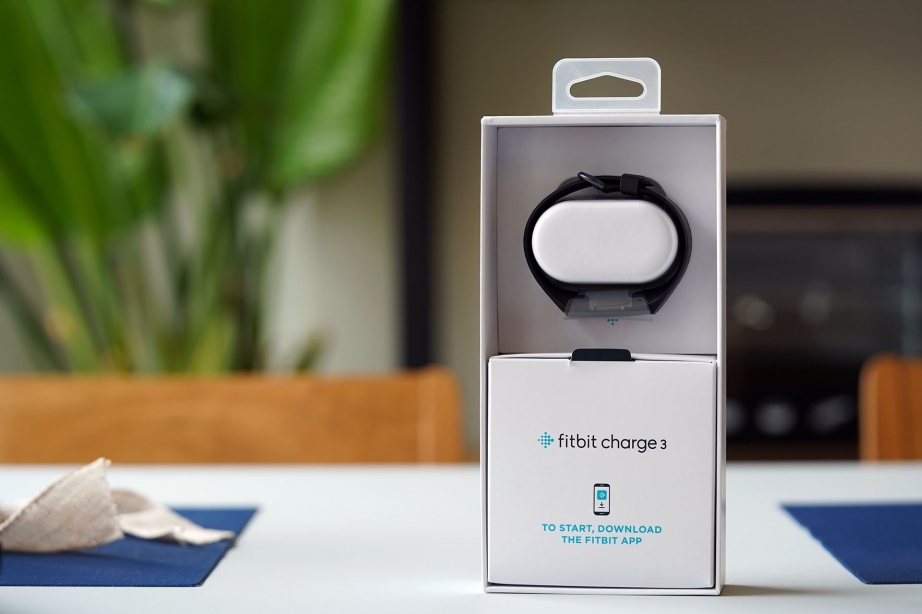 fitbit-charge-3-unboxing-pic4.jpg
