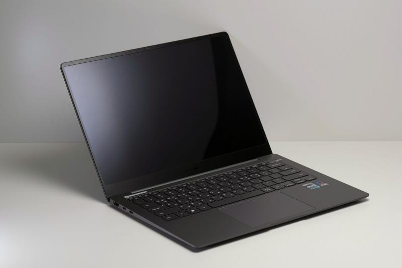 samsung-galaxy-book3-pro-14-unboxing-pic3.jpg
