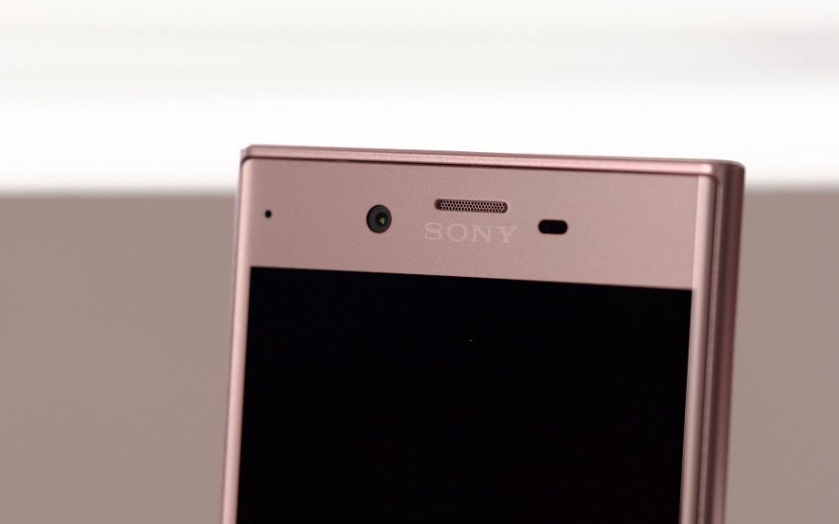 sony-xperia-xz-deep-pink-unboxing-pic6.jpg