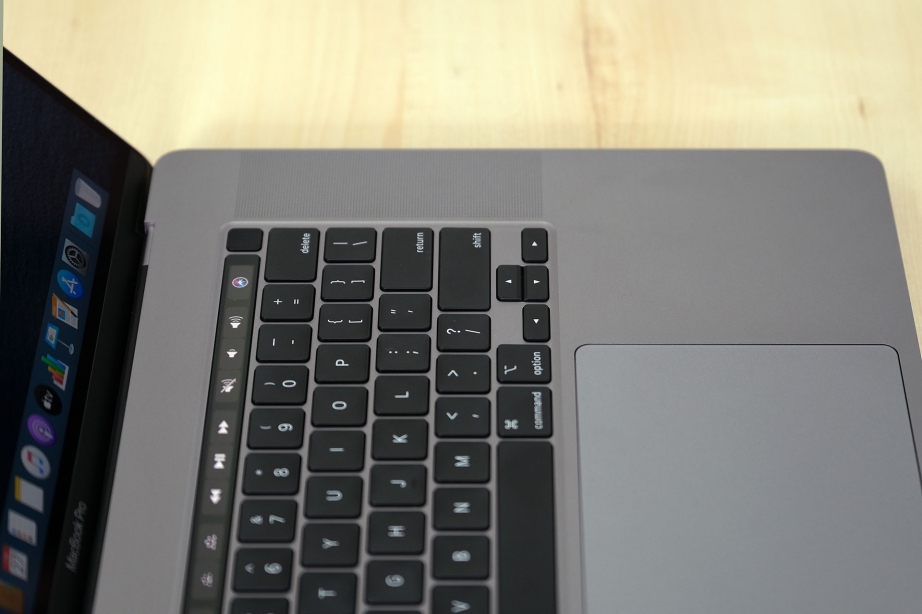 apple-macbook-pro-16-inch-2019-unboxing-pic10.jpg