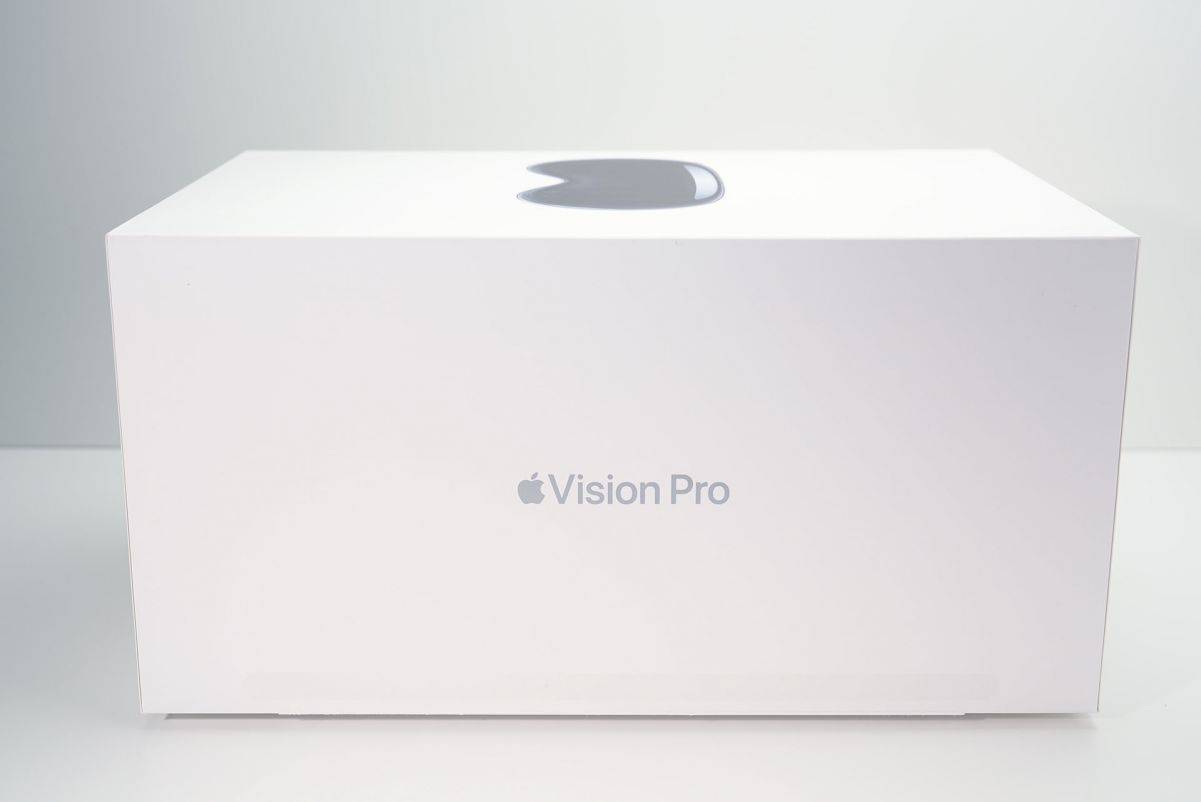 apple-vision-pro-unboxing-pic10.jpg
