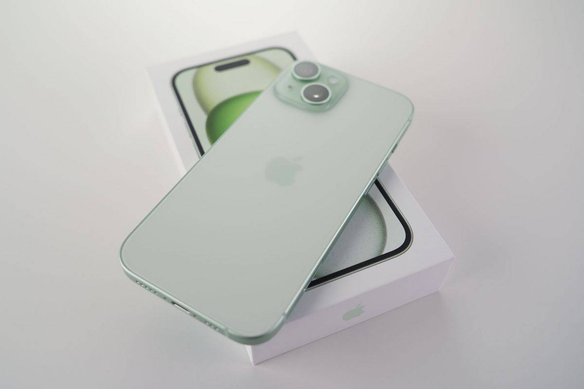 apple-iphone-15-15-plus-unboxing-pic6.jpg