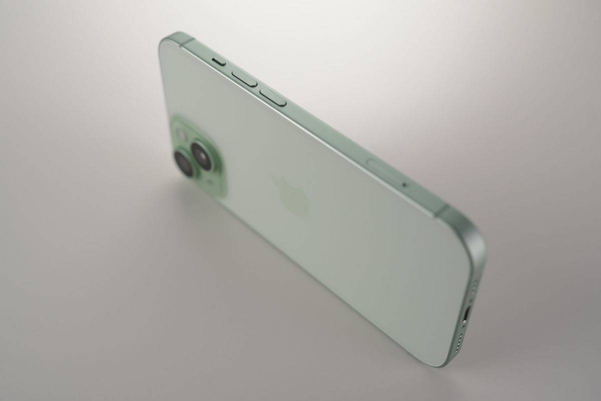 apple-iphone-15-15-plus-unboxing-pic5.jpg