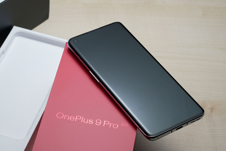 oneplus-9-pro-5g-unboxing-pic3.jpg