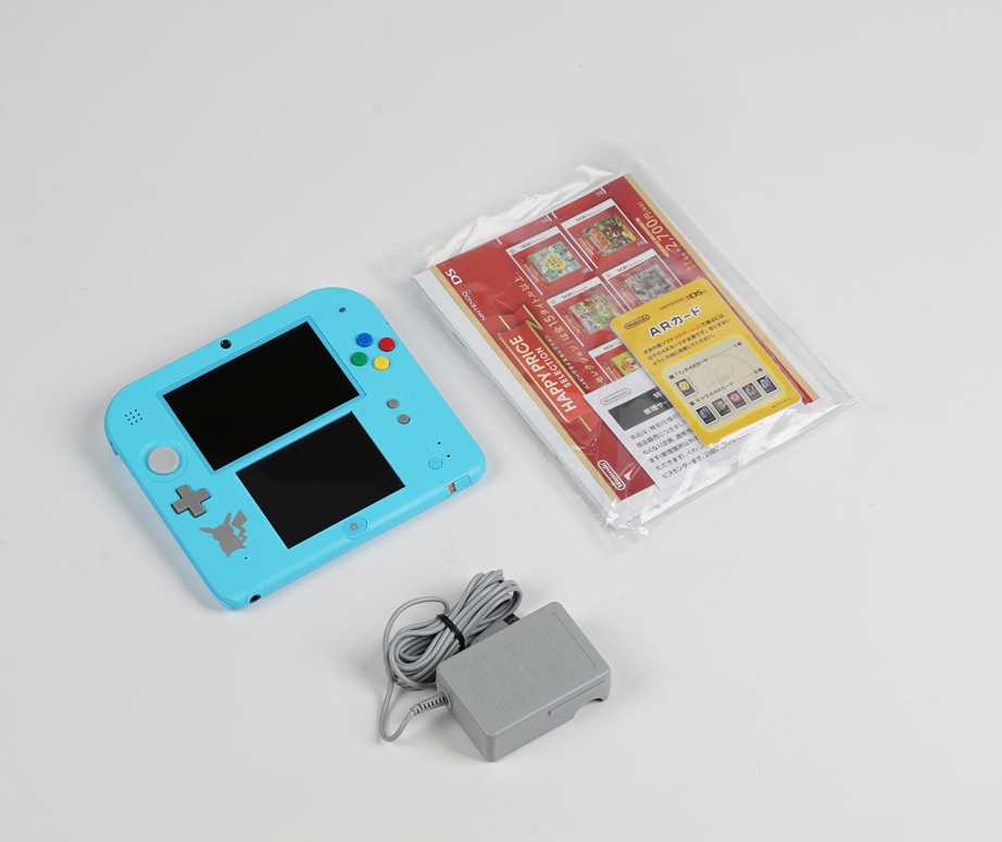 intendo-2ds-pokemon-moon-special-edition-unboxing-pic3.jpg