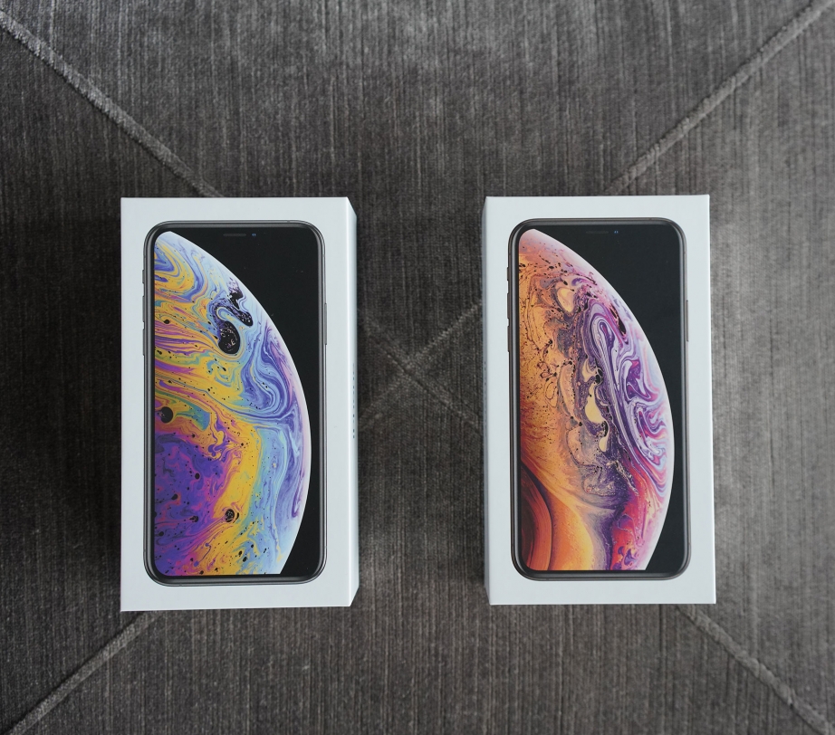 apple-iphone-xs-unboxing-pic1.jpg