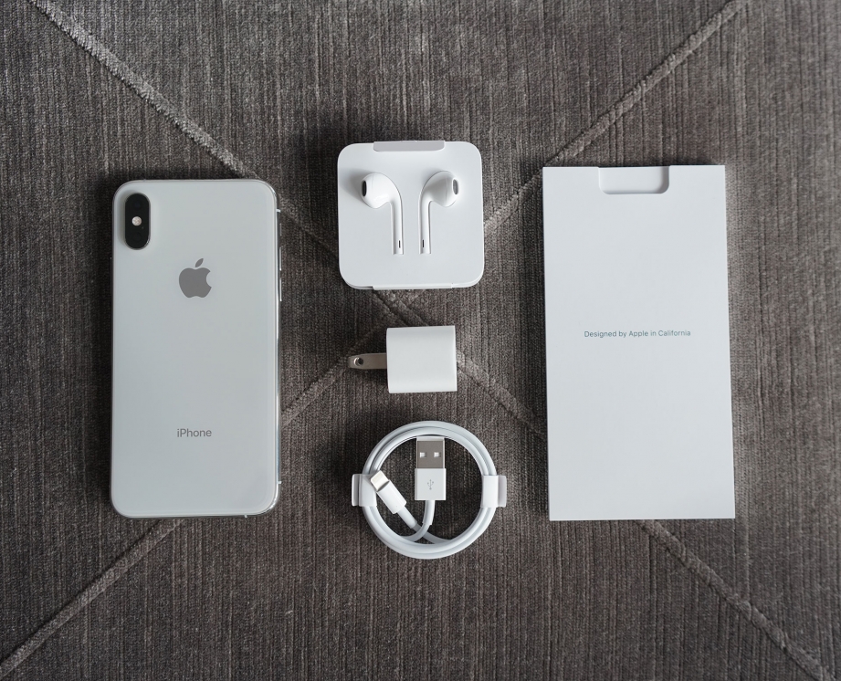 apple-iphone-xs-unboxing-pic2.jpg