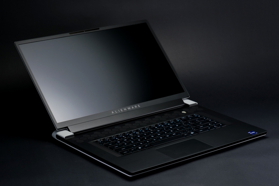dell-alienware-x17-r2-unboxing-pic6.jpg