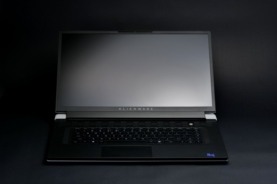 dell-alienware-x17-r2-unboxing-pic5.jpg