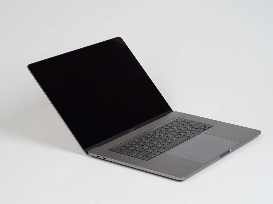 apple-macbook-pro-15-inch-late-2016-unboxing-pic4.jpg