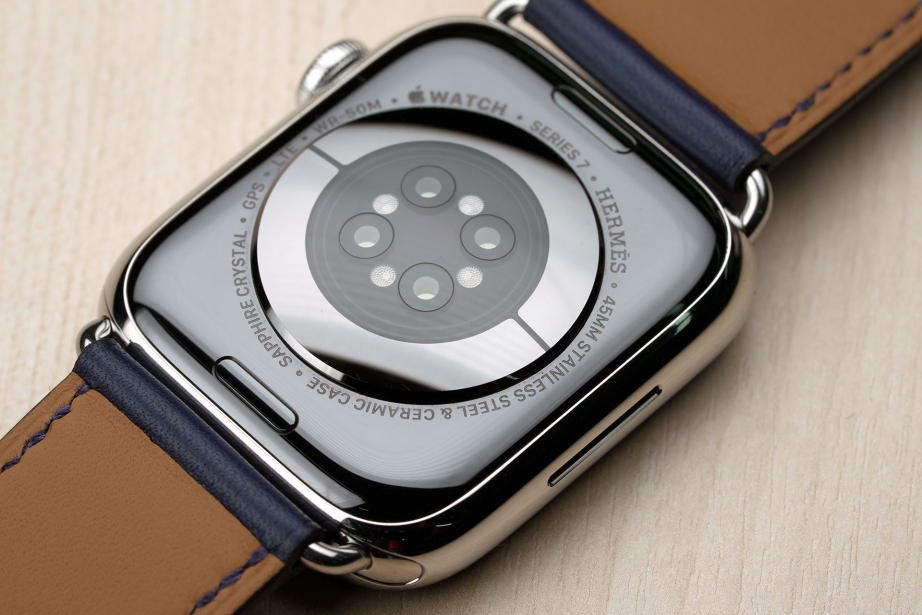 apple-watch-series-7-hermes-unboxing-pic7.jpg