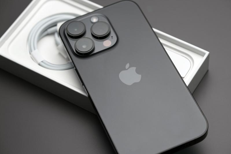 apple-iphone-14-14-pro-unboxing-pic10.jpg