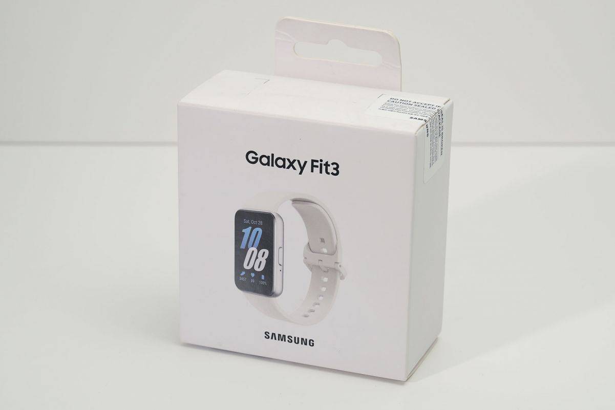samsung-galaxy-fit3-unboxing-pic1.jpg