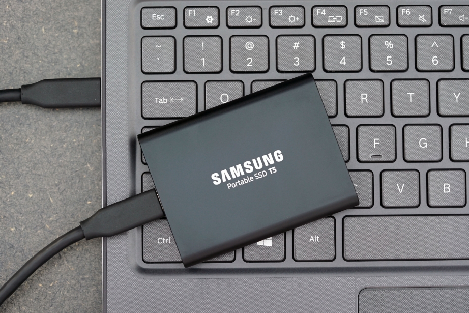 samsung-portable-ssd-t5-unboxing-pic10.jpg