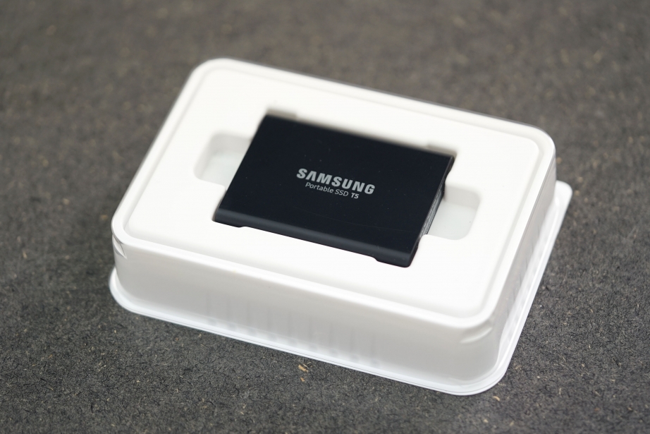 samsung-portable-ssd-t5-unboxing-pic3.jpg