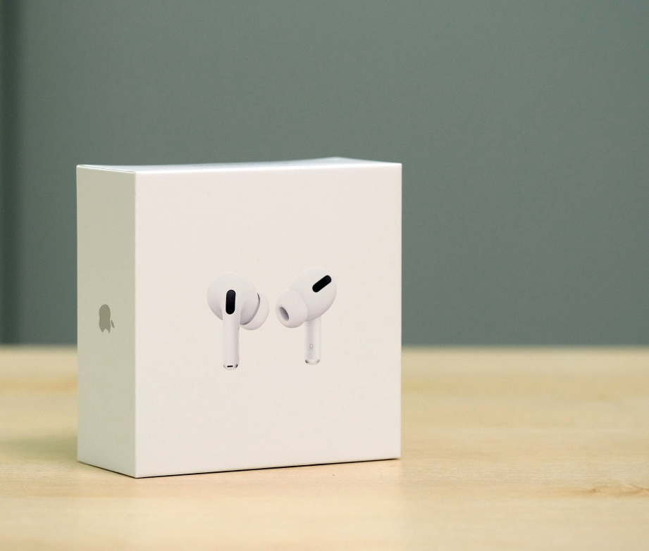 apple-airpods-pro-unboxing-pic1.jpg