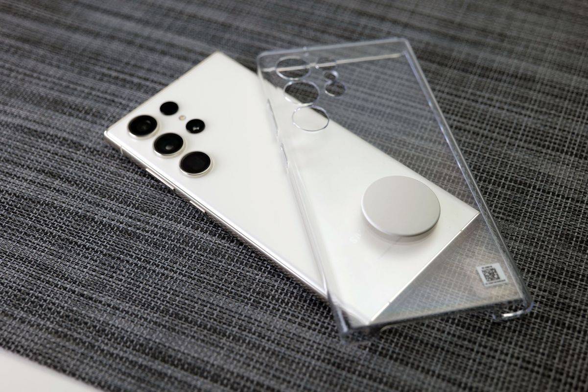 samsung-galaxy-s23-ultra-clear-gadget-case-unboxing-pic1.jpg