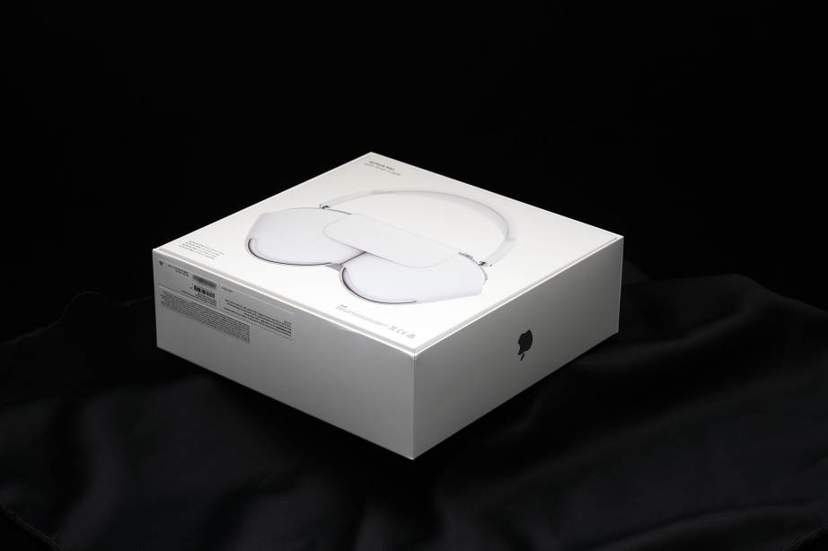 apple-airpods-max-unboxing-pic4.jpg