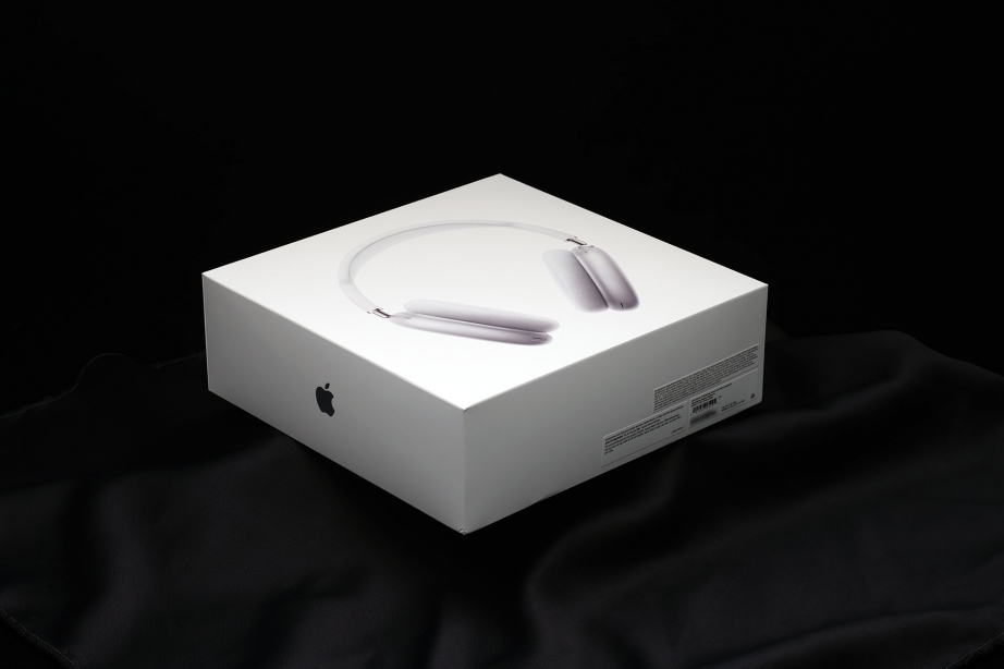 apple-airpods-max-unboxing-pic3.jpg