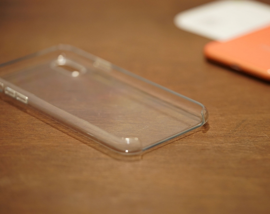 apple-iphone-xr-clear-case-unboxing-pic4.jpg