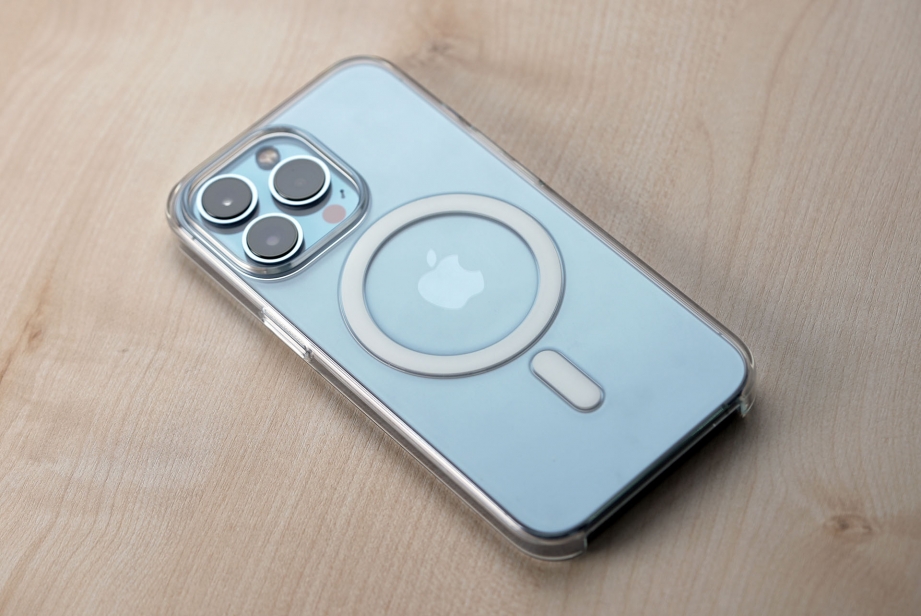 apple-iphone-13-series-unboxing-pic5.jpg