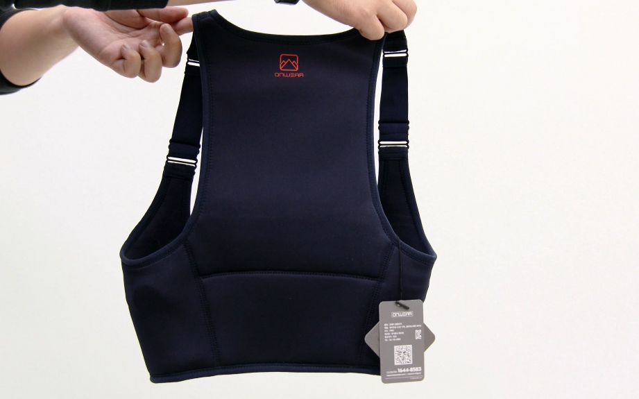 memorette-onwear-heated-vest-unboxing-pic2.jpg